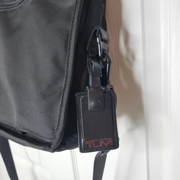 Tumi Expandable Briefcase Laptop Messenger Bag Black - Picture 3 of 16